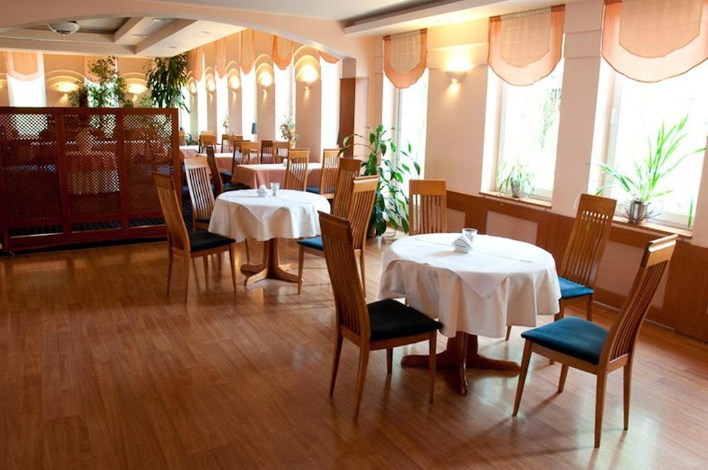 Hotel Naramowice Познань Ресторан фото